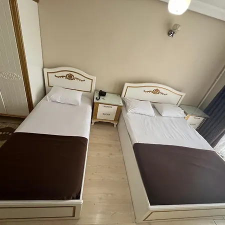 Otel şeref *